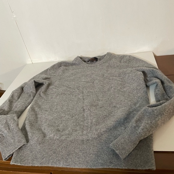 Quince Mongolian Cashmere Crewneck - Picture 4 of 8